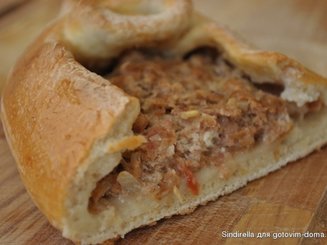 Пиде (турецкие лепешки) с фаршем, фетой и помидорами