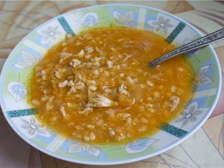 Густой суп из перловой крупы и квашеной капусты