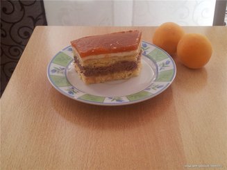 Пирожные с абрикосами и йогуртом