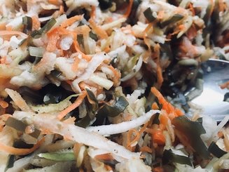 Салат из редьки с яблоками