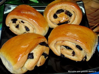 Булочки с корицей и черносливом