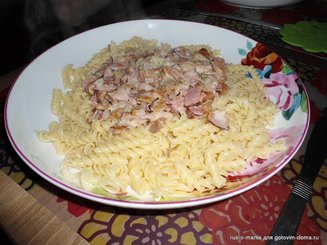 Макароны с лисичками в сливочном соусе