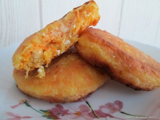 Творожно-морковные сырники