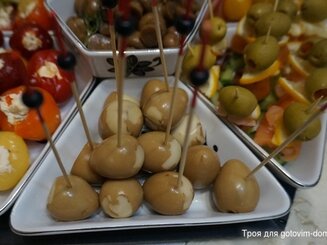 Варёные яйца, маринованные в соевом соусе со специями
