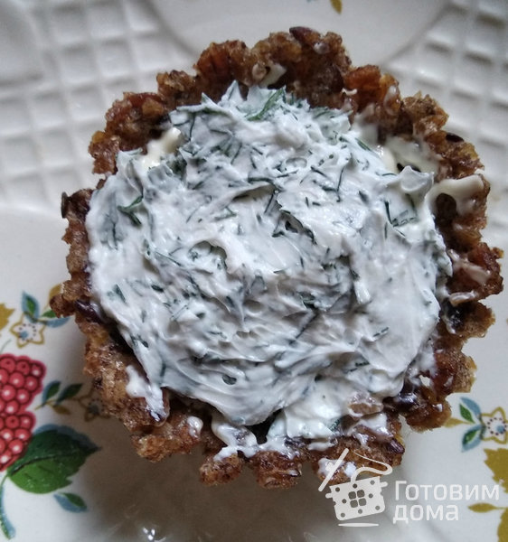 Салат из свёклы с сыром в хлебных корзинках фото к рецепту 10