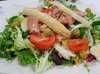 Зеленый салат с тунцом и спаржей