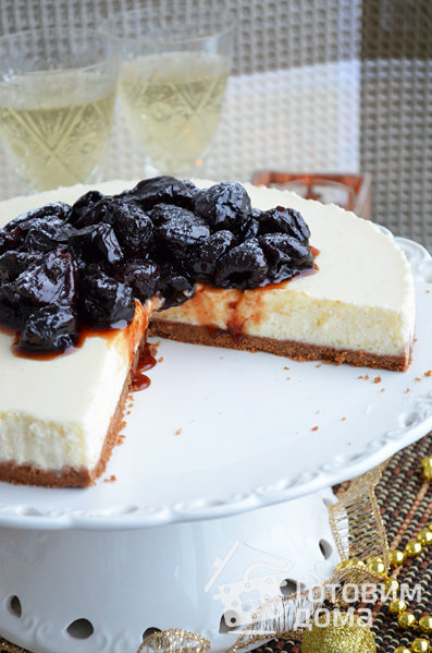 Рисовый торт с белым шоколадом и черносливом фото к рецепту 3
