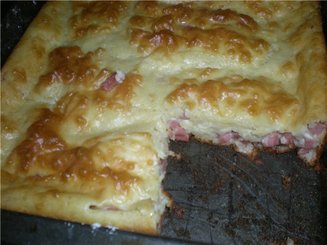 "Сыроколбасный" пирог