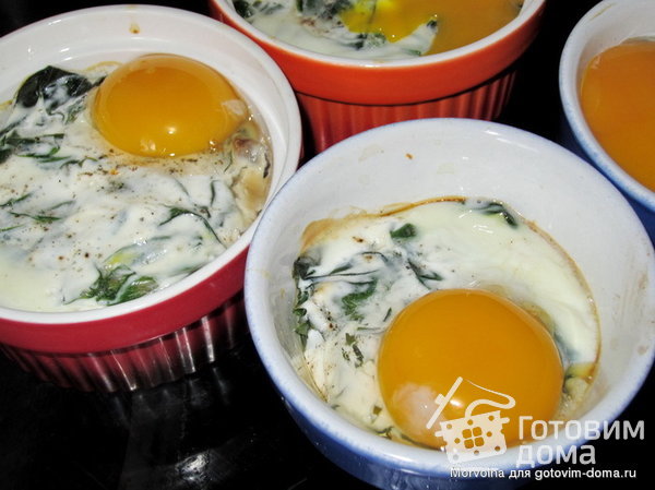 Грибы,запеченные со шпинатом и яйцом фото к рецепту 11