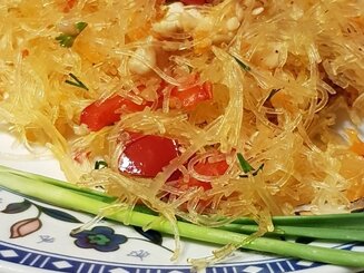 Фунчоза с курицей и овощами