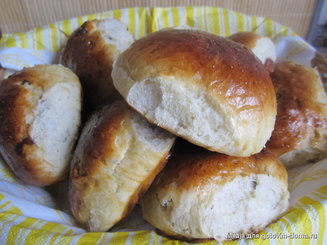 Булочки с изюмом