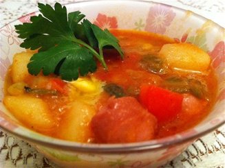 Картофельный гуляш с венскими сосисками