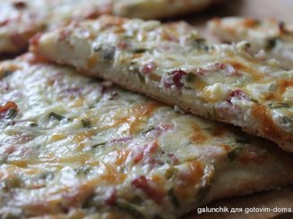 Фламмкухен из Эльзасса - пирог с луком, беконом и сыром