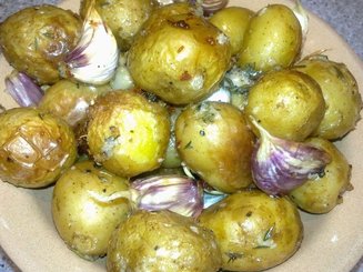 Картофель, запеченный с тимьяном