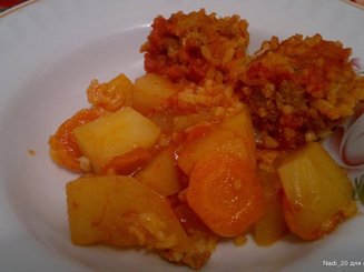 Юварлакя коккинисто (тефтели в соусе)