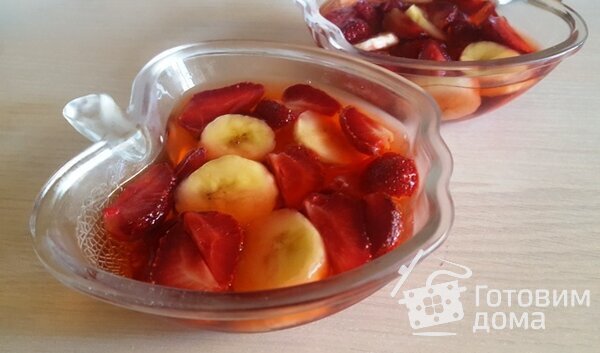 Летний десерт-желе со свежими ягодами, фруктами фото к рецепту 4