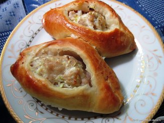 Расстегаи с капустой и яйцами