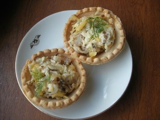 Блинные мешочки с начинкой из курицы с сыром