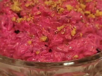 Салат из свеклы, чернослива, грецких орехов
