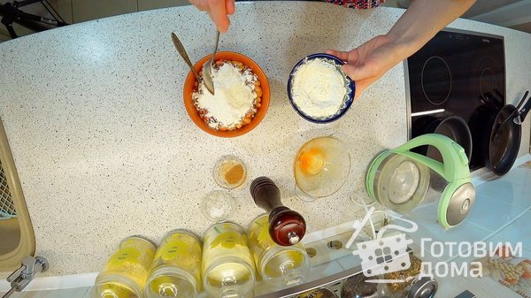 Пирог с сосисками, беконом и фасолью фото к рецепту 13