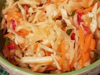 Салат с капустой "Пестренький"