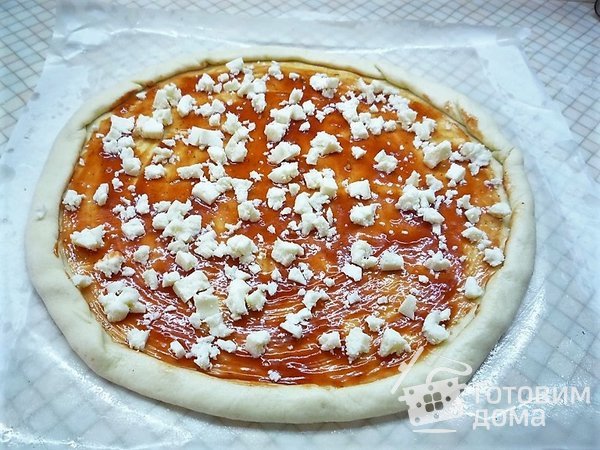 Пицца с ветчиной, инжиром и козьим сыром фото к рецепту 10
