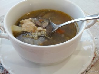 Чесночный суп с пшеном и грибами