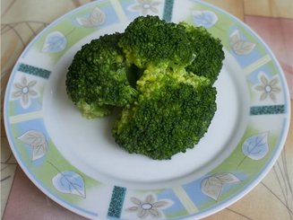 Брокколи с лимонным соусом