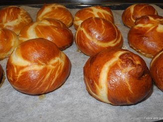 Немецкие булочки с секретом (Laugenbrötchen)