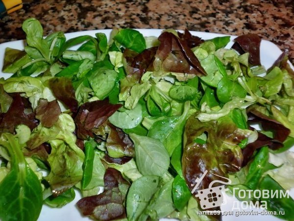 Салат с черешней и куриной печёночкой фото к рецепту 4