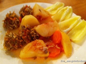 Юварлакя коккинисто (тефтели в соусе)