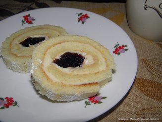 Рулет с масляным кремом и желе по ГОСТу