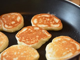 Пышные оладушки на дрожжах