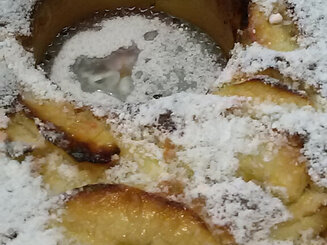 Шарлотка с яблоками