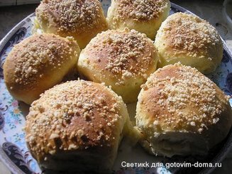 Булочки с наполнителем и посыпкой