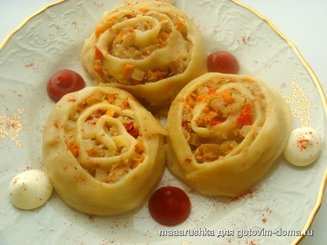 Оромо (мясо-овощной рулет на пару)