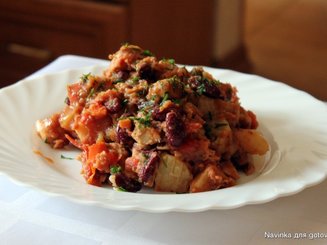 Мексиканское овощное рагу с куриным филе