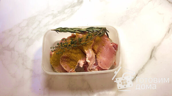 Запеченные свиные стейки с овощами фото к рецепту 3