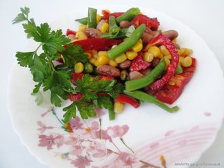Мексиканский салат со стручковой фасолью