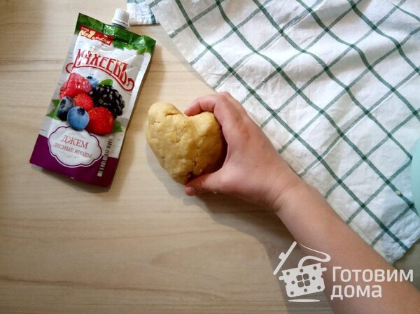 Ароматные печенюшки с джемом Махеевъ на 14 февраля фото к рецепту 5