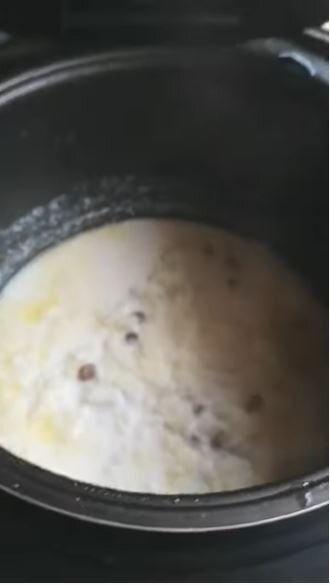 Молочная рисовая каша в мультиварке фото к рецепту 3