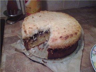 Вишневый пирог с кокосовой глазурью