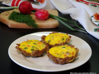 Мясные кексы с овощами