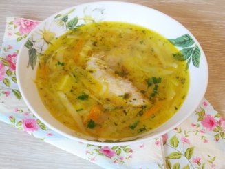 Щи из свежей капусты с курицей