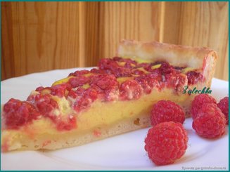 Пирог-сметанник с ягодами