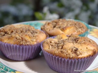 Яблочные маффины с овсяной посыпкой