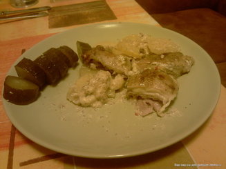 Куриные бедрышки, запеченные с сыром