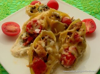 Конкильони с курицей и овощами в сливочном соусе