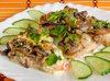 Окунь в сливочном соусе с шампиньонами