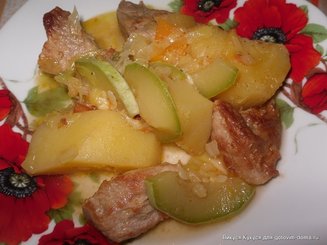 Овощное рагу с картофелем и курицей
